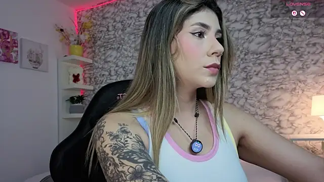Snapshot of Isabella_Bliss chatting on 6, 7, 2026 Isabella Bliss online show from 6, 7, 2026