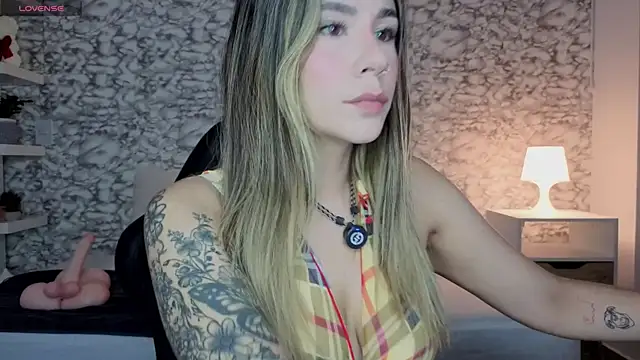 Snapshot of Isabella_Bliss chatting on 2, 8, 2026 Isabella Bliss online show from 2, 8, 2026