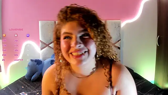 Kiara velez online show from 31, 7, 2026