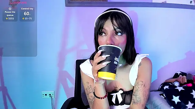 Saki Akanne online show from 31, 7, 2026