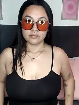 samm curvy online show from 28, 6, 2026