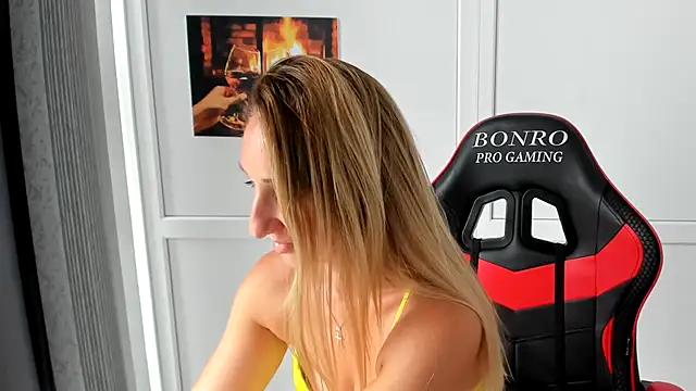 LilyDreamm online show from 4, 8, 2026