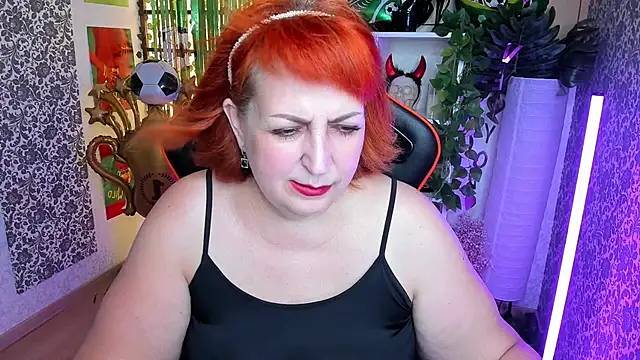 Joana Woods online show from 5, 7, 2026