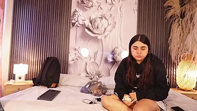 GabbyAndDominic online show from 16, 7, 2026