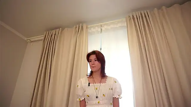 LucieCouchenour online show from 26, 6, 2026