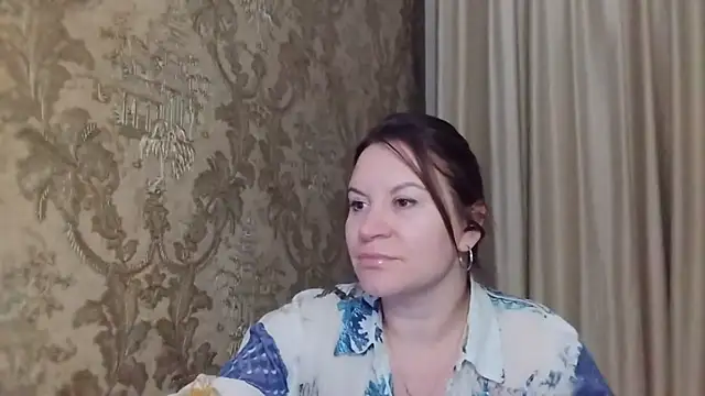 Lauralison online show from 24, 7, 2026