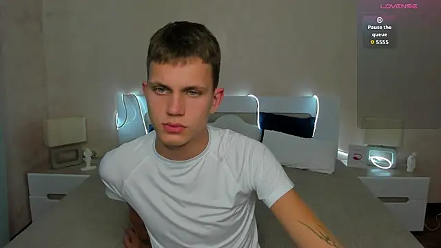 Snapshot of m0neyken chatting on 10, 7, 2026 m0neyken online show from 10, 7, 2026