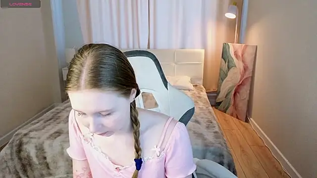 Snapshot of LiliTiny chatting on 25, 6, 2026 LiliTiny online show from 25, 6, 2026