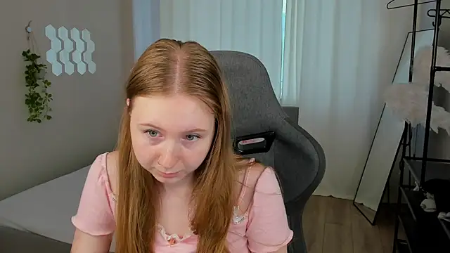 Snapshot of LiliTiny chatting on 22, 7, 2026 LiliTiny online show from 22, 7, 2026