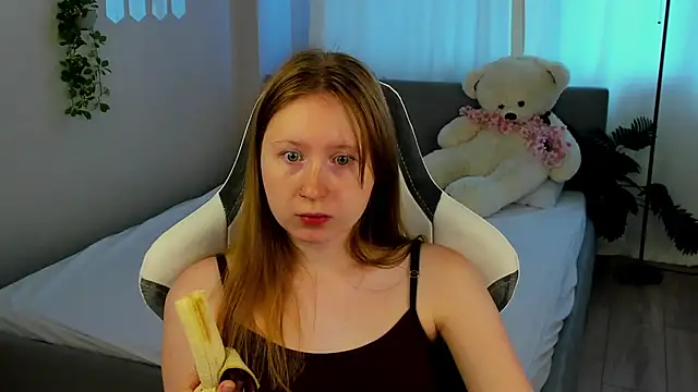 Snapshot of LiliTiny chatting on 4, 8, 2026 LiliTiny online show from 4, 8, 2026