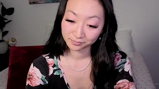 Snapshot of MySweetSofie chatting on 8, 10, 2025 MySweetSofie online show from 8, 10, 2025