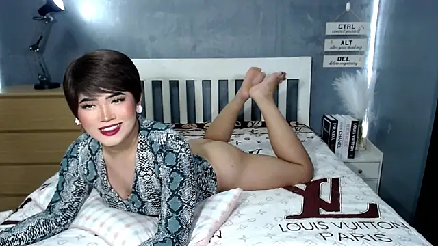 STUCK on YOU  online show from 5, 10, 2025