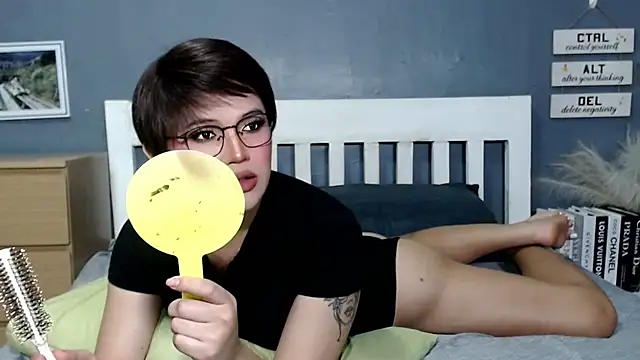 STUCK on YOU  online show from 22, 7, 2026