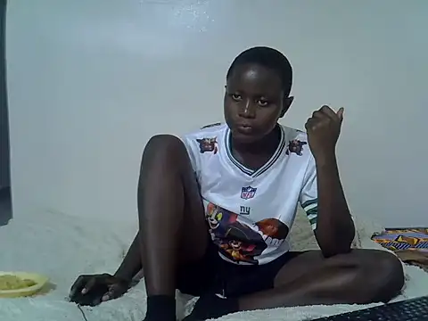 milky gal ebony online show from 1, 7, 2026