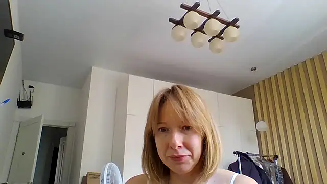 Snapshot of Deloriada chatting on 28, 7, 2026 Deloriada online show from 28, 7, 2026