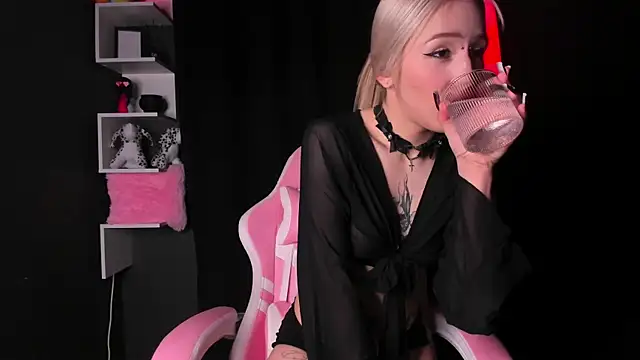 sweety lyra online show from 18, 7, 2026