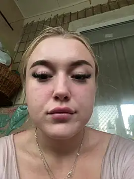 lyalyalii online show from 5, 7, 2026