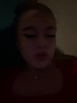lyalyalii online show from 6, 7, 2026