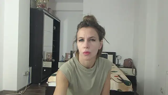 Snapshot of DedeSibel chatting on 24, 1, 2025 DedeSibel online show from 24, 1, 2025