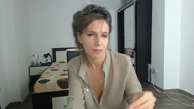 Snapshot of DedeSibel chatting on 9, 3, 2025 DedeSibel online show from 9, 3, 2025