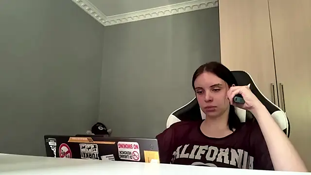 Snapshot of martinienjoyer chatting on 7, 7, 2026 martinienjoyer online show from 7, 7, 2026
