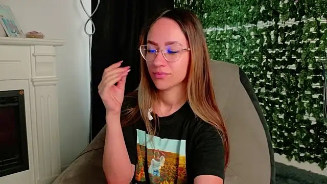 Nicole Bliss online show from 7, 7, 2026