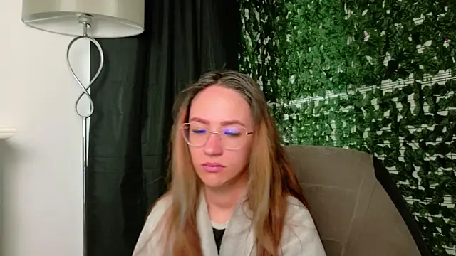 Nicole Bliss online show from 12, 7, 2026