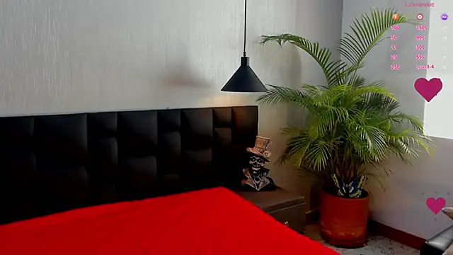 Snapshot of love_amor_ chatting on 9, 11, 2025 love amor online show from 9, 11, 2025