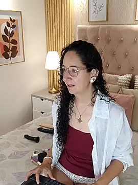 Snapshot of Katy_Snown chatting on 18, 7, 2026 Katy Snown online show from 18, 7, 2026
