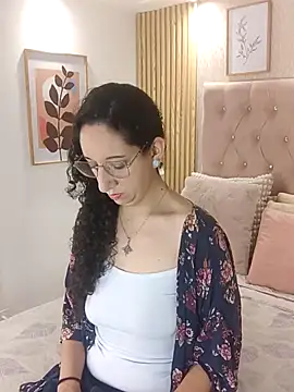 Snapshot of Katy_Snown chatting on 23, 7, 2026 Katy Snown online show from 23, 7, 2026