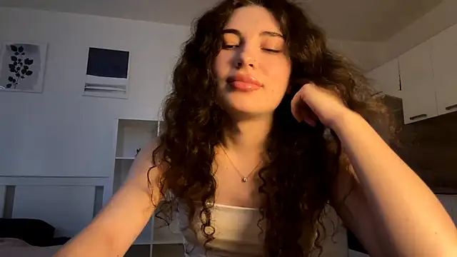 Snapshot of runawyin chatting on 8, 8, 2026 runawyin online show from 8, 8, 2026
