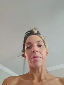 lil jiggly online show from 28, 6, 2026