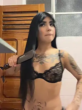 Snapshot of -Brittanny chatting on 17, 7, 2026 -Brittanny online show from 17, 7, 2026