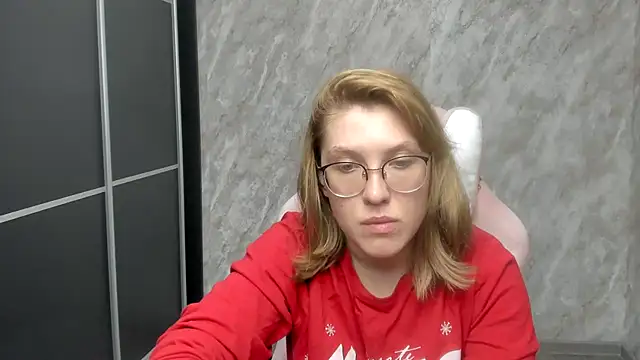 Reginasmilee online show from 2, 3, 2025