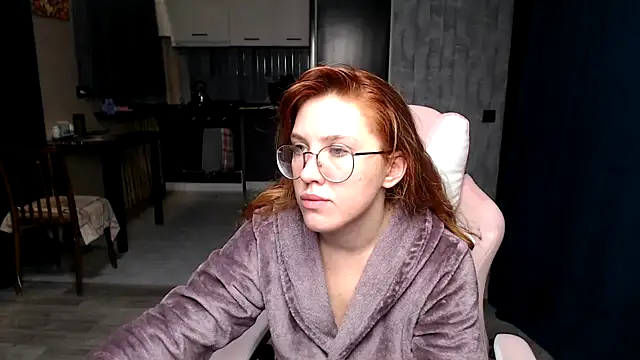 Reginasmilee online show from 19, 10, 2025