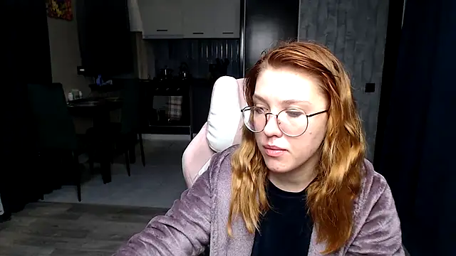 Reginasmilee online show from 3, 11, 2025