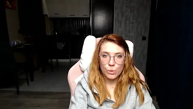 Reginasmilee online show from 20, 11, 2025