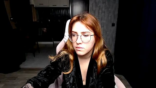 Reginasmilee online show from 29, 11, 2025