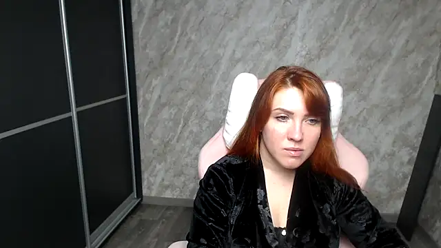 Reginasmilee online show from 6, 2, 2026