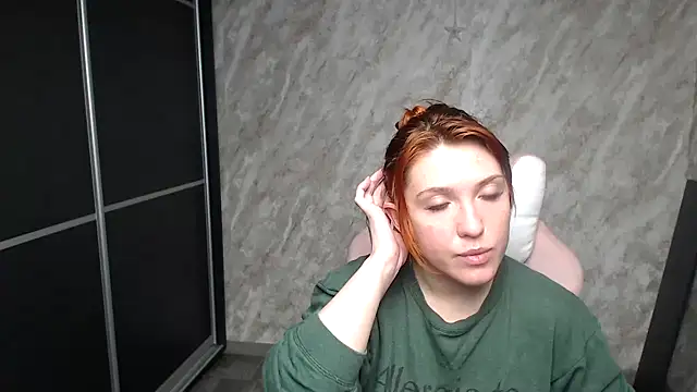 Reginasmilee online show from 9, 2, 2026