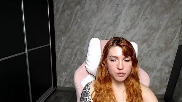 Reginasmilee online show from 4, 3, 2026