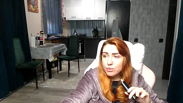 Reginasmilee online show from 25, 4, 2026