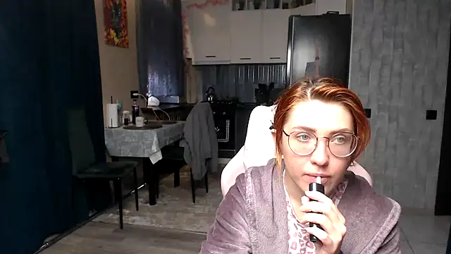 Reginasmilee online show from 26, 4, 2026