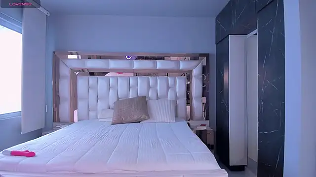 SarahPreston online show from 12, 3, 2025