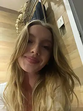 Snapshot of claraaaaa7 chatting on 7, 7, 2026 claraaaaa7 online show from 7, 7, 2026
