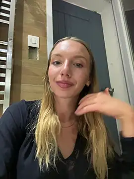 Snapshot of claraaaaa7 chatting on 8, 7, 2026 claraaaaa7 online show from 8, 7, 2026