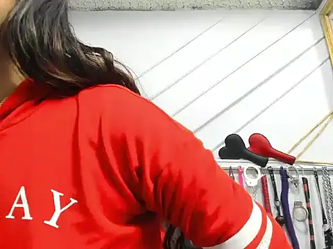 SarayZareen online show from 27, 7, 2026