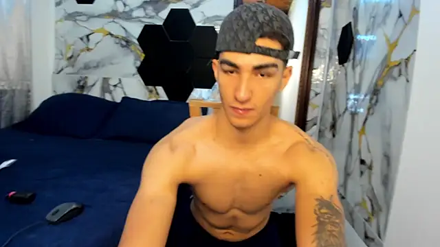 Snapshot of Goldendesirexx chatting on 27, 6, 2026 Goldendesirexx online show from 27, 6, 2026