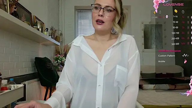 Snapshot of BeautyeyesLovely chatting on 26, 11, 2025 BeautyeyesLovely online show from 26, 11, 2025