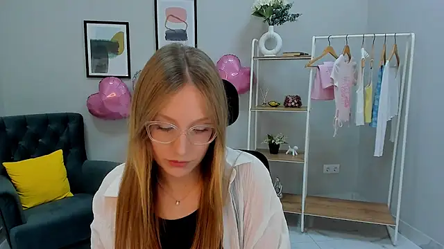 Snapshot of Elizabeth_Hunt chatting on 26, 6, 2026 Elizabeth Hunt online show from 26, 6, 2026
